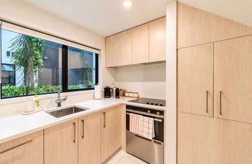 Addington House | Cozy 2BR Addington | Parking, Kitchen & Yard