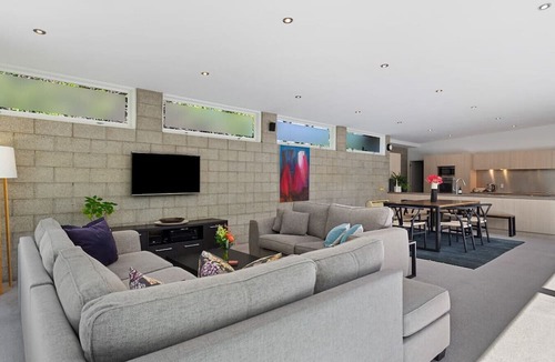 Ponsonby Apartment | Luxury Ponsonby Villa| by Furnished Rentals