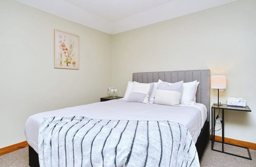Christchurch Apartment | Studio 85 – Chic Retreat with EV Charger