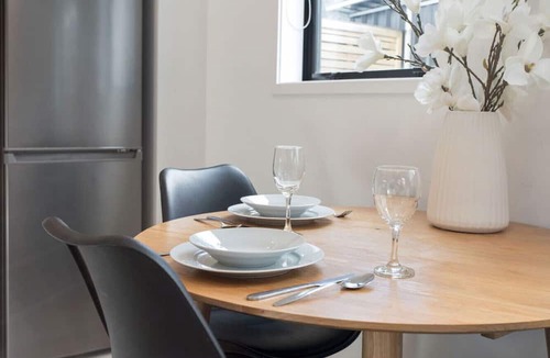 Riccarton Apartment | Brand New Opposite Hagley Park Close CBD Hospital