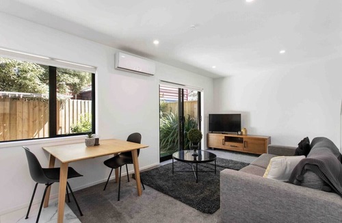 Christchurch City Centre Apartment | Relax Unwind Super Fast Internet
