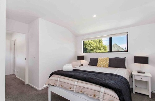 Christchurch City Centre Apartment | Relax Unwind Super Fast Internet