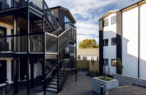 Christchurch City Centre Apartment | Central Apartment Stone Throw From Hospital