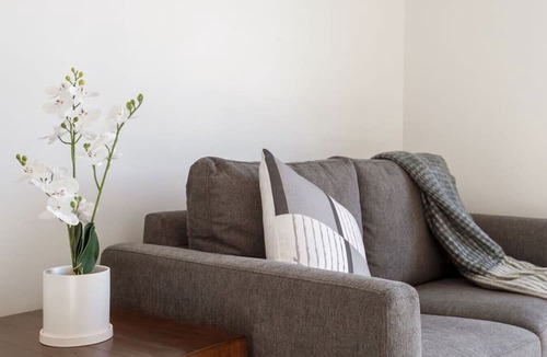 Addington Apartment | Stylish Brand New Sunny 3Bdrm 3Bth garage sleeps 6