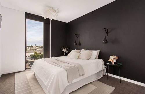 Christchurch City Centre Apartment | Whow! Unique Quirky Spacious Free Off Street Park