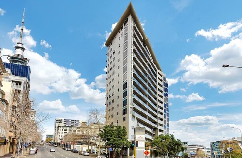 Auckland Central Business District Apartment | One Bed Harbour Views, Pool & Parking on Hobson St