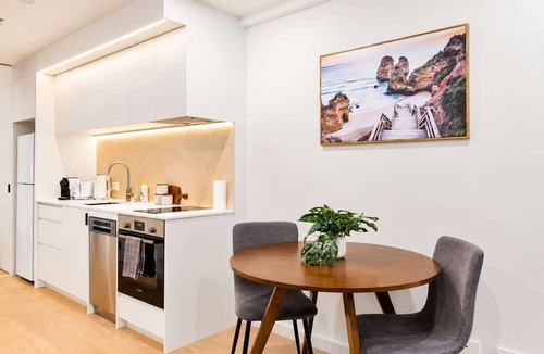 Te Aro Apartment | Hyde Lane Escape | Pool + Gym | Te Aro CBD
