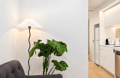 Te Aro Apartment | Hyde Lane Escape | Pool + Gym | Te Aro CBD