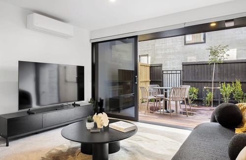 Christchurch City Centre Apartment | Central 2BR/2BA Apartment Near Stadium & The Terrace