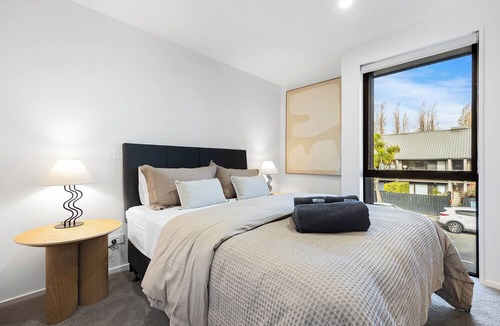 Christchurch City Centre Apartment | Central 2BR/2BA Apartment Near Stadium & The Terrace