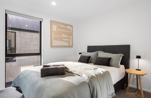 Christchurch City Centre Apartment | Central 2BR/2BA Apartment Near Stadium & The Terrace