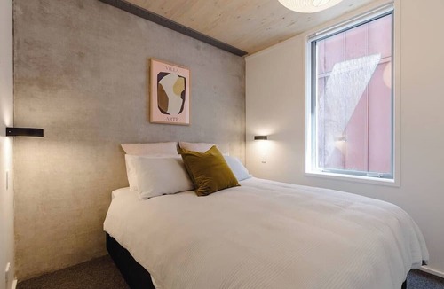 Te Aro Apartment | NYC Loft Vibe | 2BR City Stay + Rooftop Terrace