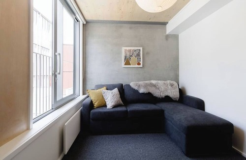 Te Aro Apartment | NYC Loft Vibe | 2BR City Stay + Rooftop Terrace