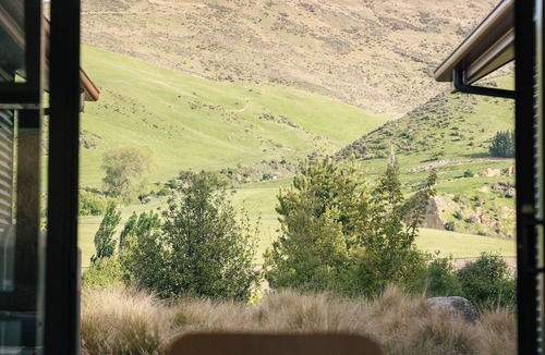Cardrona House | Cardrona Alpine Villa (with hot tub)