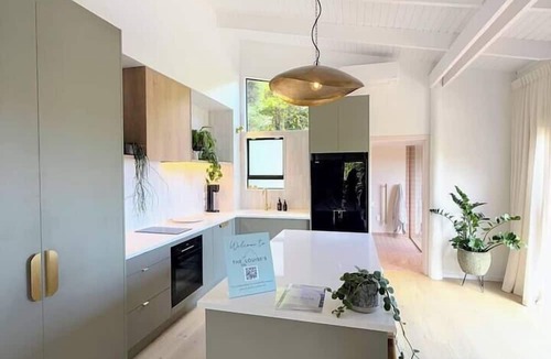Piha House | The Little Louise's of Piha