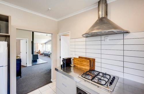 Haumoana House | Sea Deck Haven - Hastings Holiday Home