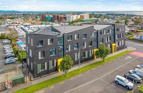 Avondale Cottage | Layard Apartments 532 – West Auckland Apartment