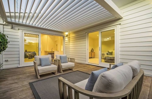 St. Mary's Bay Villa | Luxury Central Villa with Spa Pool, Prime Location