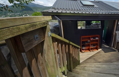 Nelson House | Room to move with a rural feel in Nelson city.