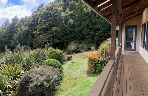 St. Arnaud House | Base Camp - St Arnaud