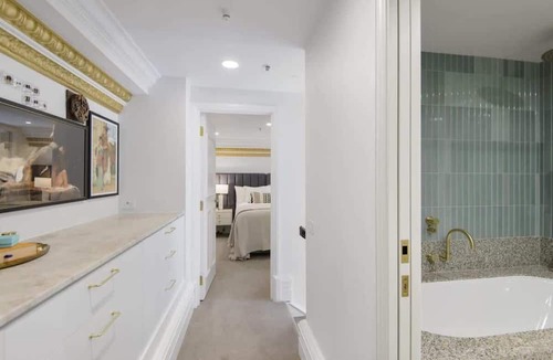 Christchurch City Centre Apartment | The Eve Apartment - OGB Suite