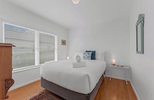 Devonport Apartment | Devonport Comfort by Bespoke Stays