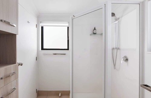 Mount Maunganui House | Sunbrae Grove Getaway - bikes and beach