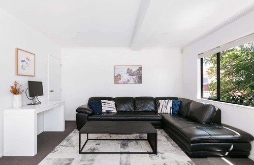 Mount Maunganui House | Sunbrae Grove Getaway - bikes and beach