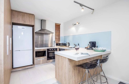 Mount Eden Apartment | 2 Bedrm Condo right on Mt Eden