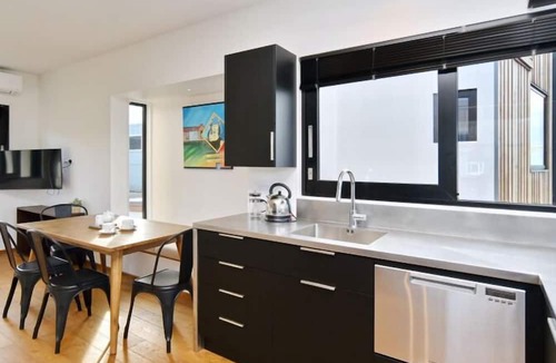 Sumner Apartment | Esplanade Beach House