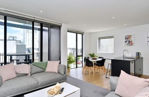 Christchurch City Centre Apartment | Worcester Terrace 201 - Luxurious City Apartment