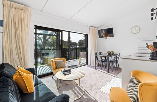 Orewa Apartment | Orewa Beachcomber