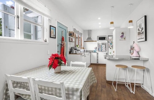 Petone House | Beach, bars, cafes, shops, and cinema on your doorstep!