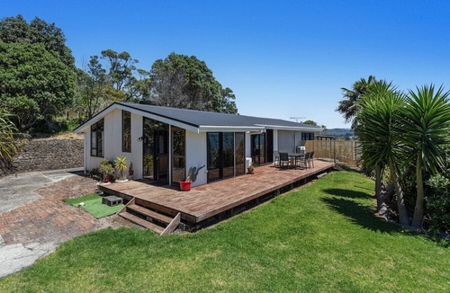 Waiotahi House | Spectacular Views from the Top.