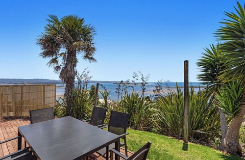 Waiotahi House | Spectacular Views from the Top.