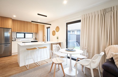Saint Kilda Apartment | Newly built unit in St Kilda. Modern amenities