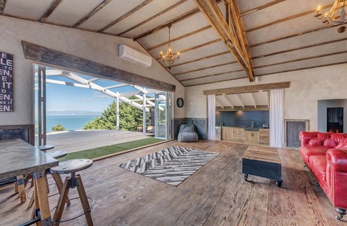 Waiheke Island House | Woodside Bay Chalets