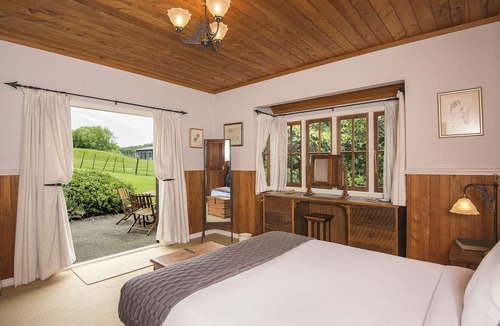 Helensville Cottage | Vineyard Cottages