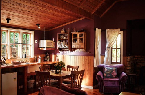 Helensville Cottage | Vineyard Cottages