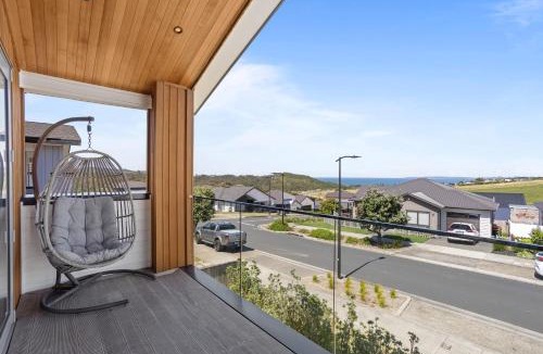 Orewa House | Orewa Ocean View - Pacific Heights Retreat