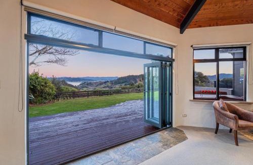 Whitianga House | La Casa Escondida - Hot Tub, Outdoor Fireplace, Sea Views