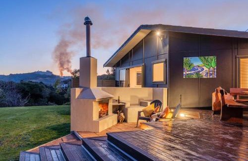 Whitianga House | La Casa Escondida - Hot Tub, Outdoor Fireplace, Sea Views