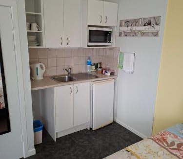 Hamilton East House | Spacious bedroom so close to Hamilton Gardens