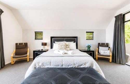 Cashmere House | Million Dollar City Views - Sleeps 10
