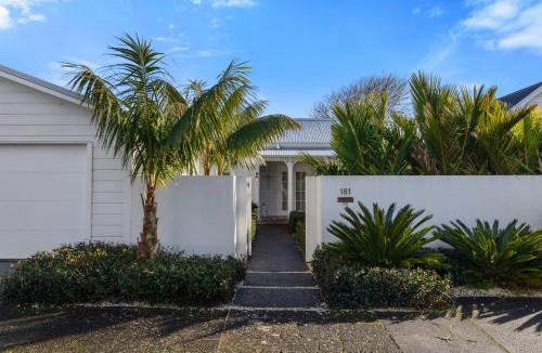 New Plymouth House | Metro Haven to Luxury on Lemon