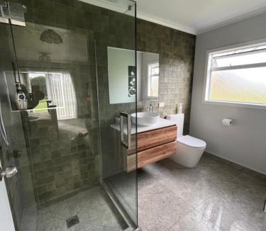 Te Poi House | Kaimai Sunset Bed & Breakfast