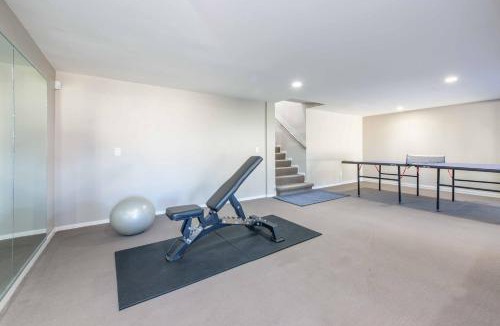 Remuera Villa | Remuera Elegance - Spacious & Stylish 6-BR House