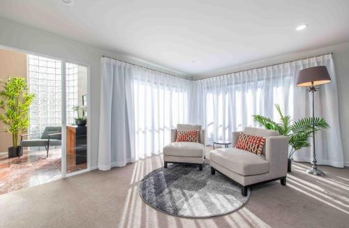 Remuera Villa | Remuera Elegance - Spacious & Stylish 6-BR House