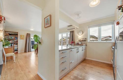 Motueka House | Comfortable Room in our Peaceful Family Home
