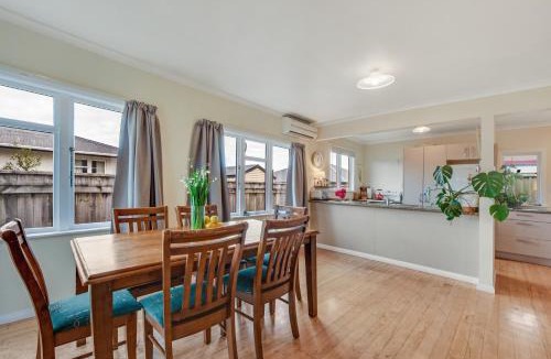 Motueka House | Comfortable Room in our Peaceful Family Home
